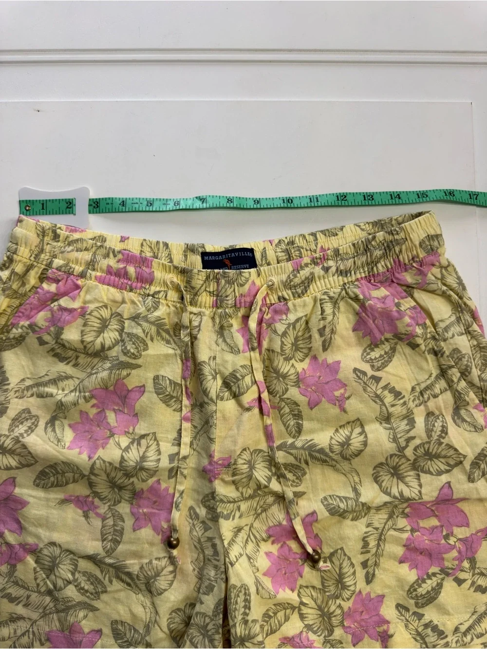 Margaritaville Island Reserve Women’s Sz M Yellow Tropical Linen Blend Shorts